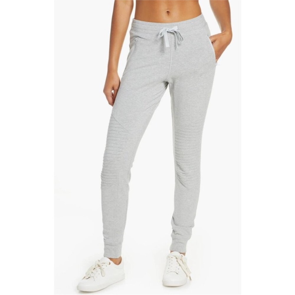 Alo Yoga Urban Moto Jogger in Dove Gray - Picture 2 of 15